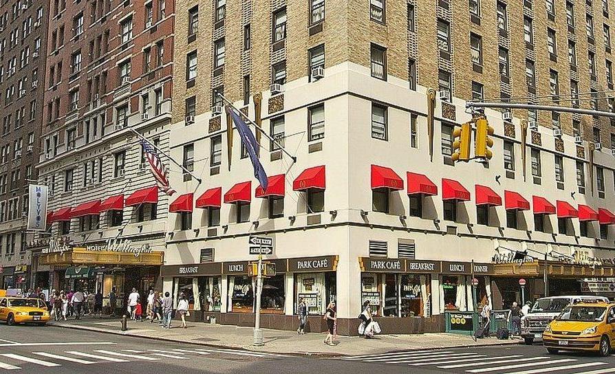 Wellington Hotel New York Exterior photo