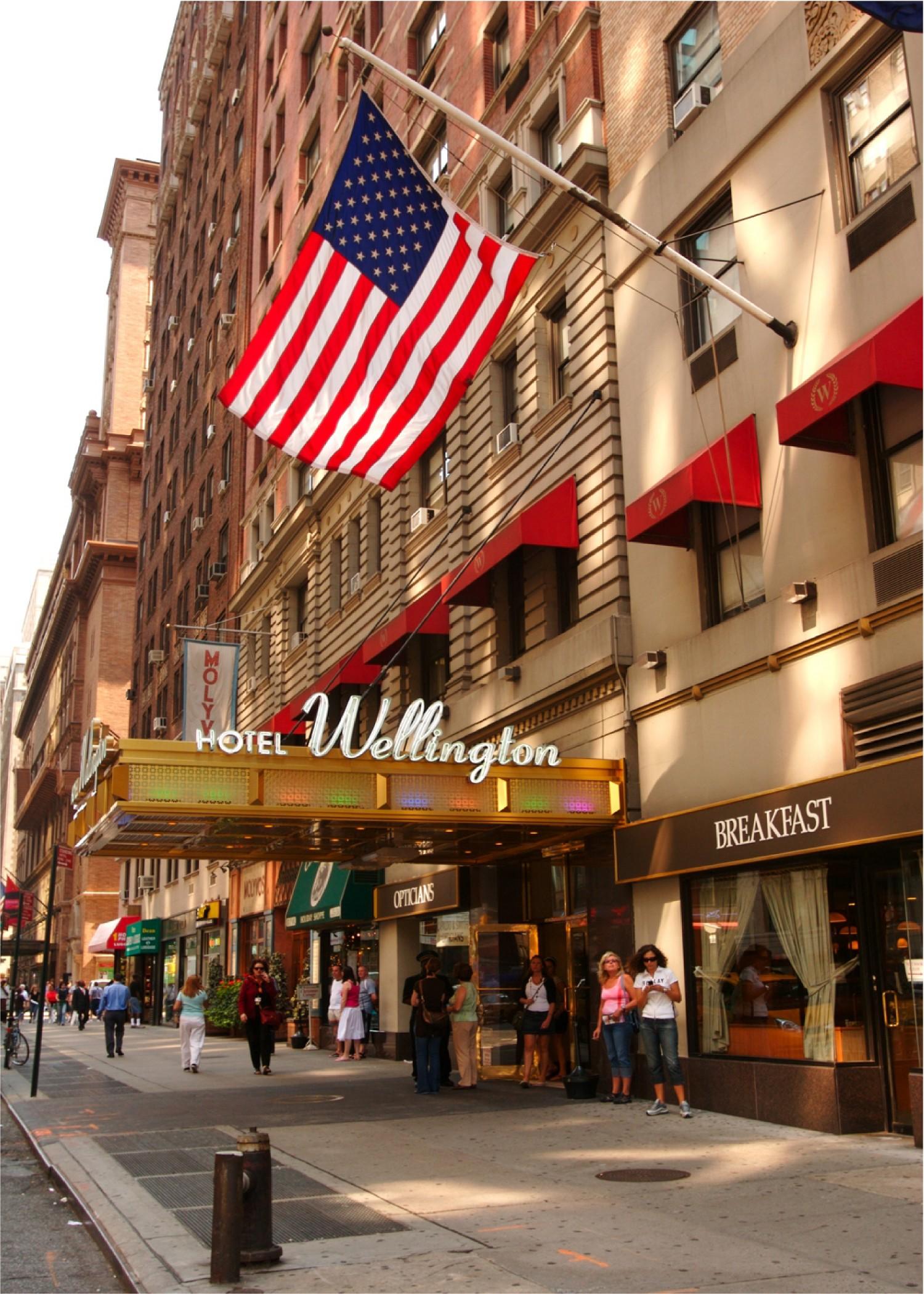 Wellington Hotel New York Exterior photo