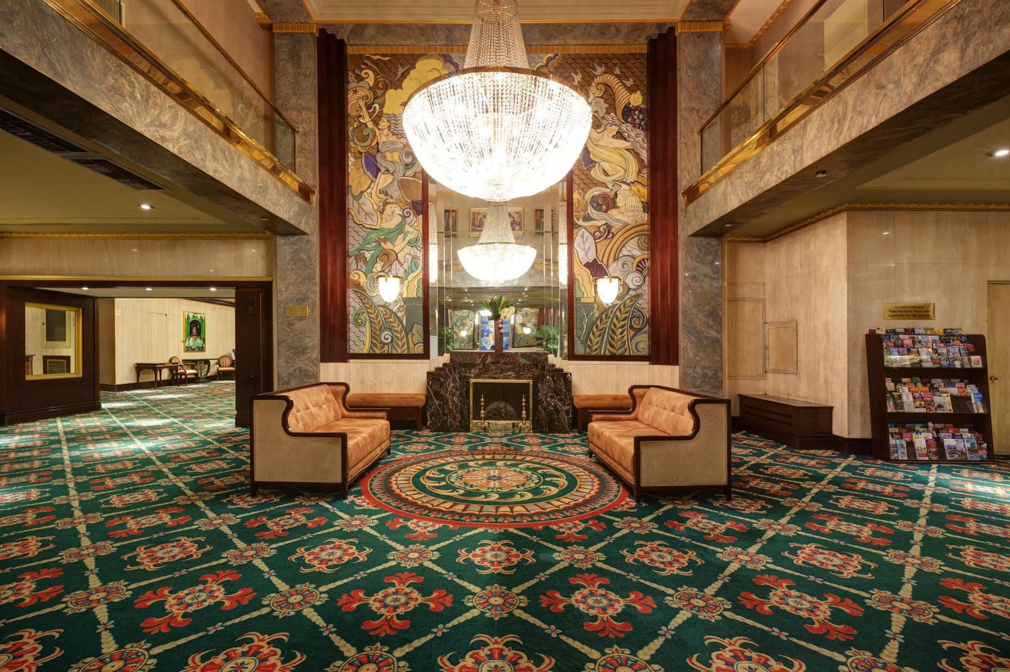 Wellington Hotel New York Interior photo